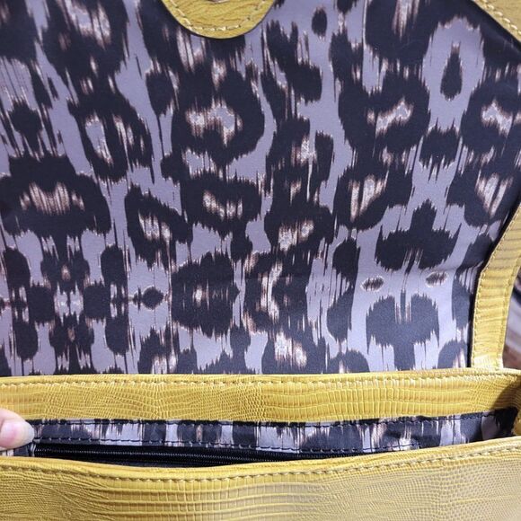 anne KLEIN pebbled lime green HANDBAG - Picture 3 of 7